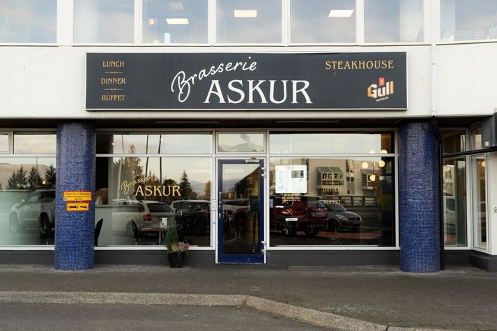 Jólahlaðborðin hjá Brasserie Aski hefjast 13. nóvember. Daginn eftir verður fyrsti jólabrönsinn borinn fram. Eins og fyrri ár verður áhersla lögð á klassískan íslenskan jólamat, rausnarlegar veitingar og notalegar samverustundir.