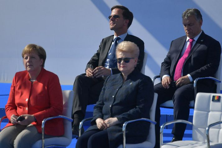 Leiðtogar NATO-ríkjanna funda í Brussel í dag. Hér má sjá Angelu Merkel, kanslara Þýskalands, og Daliu Grybauskaite, forseta Litháens, í fremri röð. Í aftari röð sitja hollenski forsætisráðherrann, Mark Rutte, og forsætisráðherra Ungverjalands, Viktor Orban.