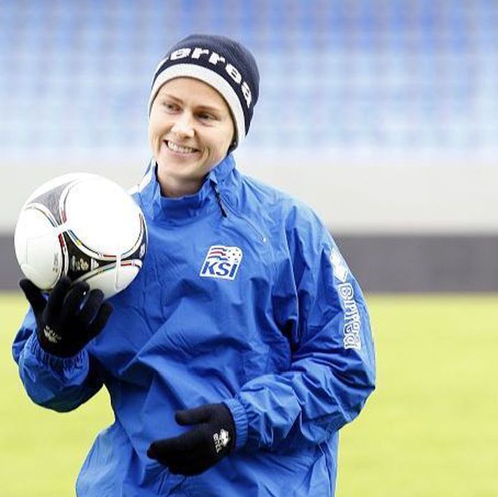 Ólína Guðbjörg Viðarsdóttir og Edda Garðarsdóttir eru komnar til Chelsea og Katrín Ómarsdóttir er komin til Liverpoool.