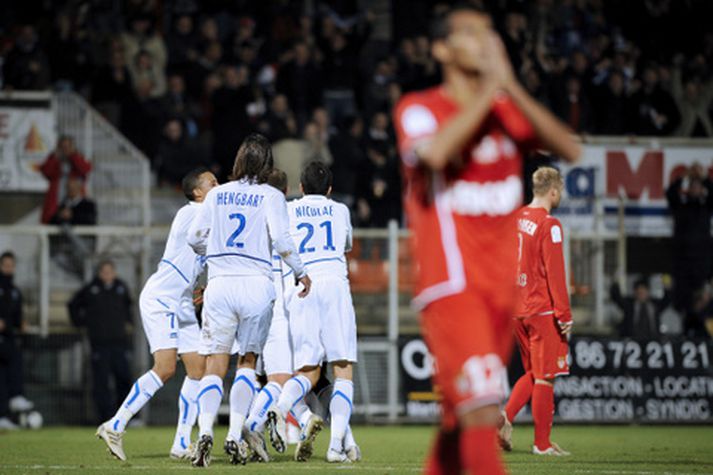 Leikmenn Auxerre fagna fyrra mark liðsins í kvöld.