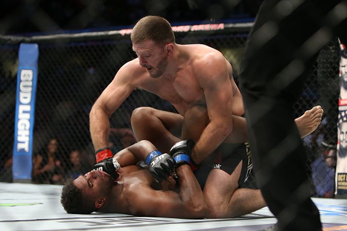 Stipe Miocic klárar Overeem.