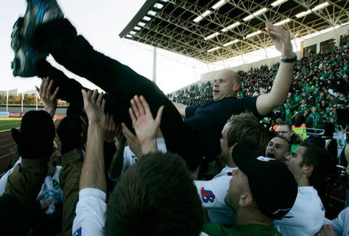 Ólafur Kristjánsson fékk flotta flugferð að launum í leikslok.