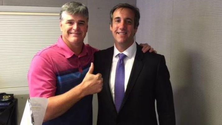 Sjónvarpsmaðurinn Sean Hannity og lögmaðurinn Michael Cohen á góðri stund.