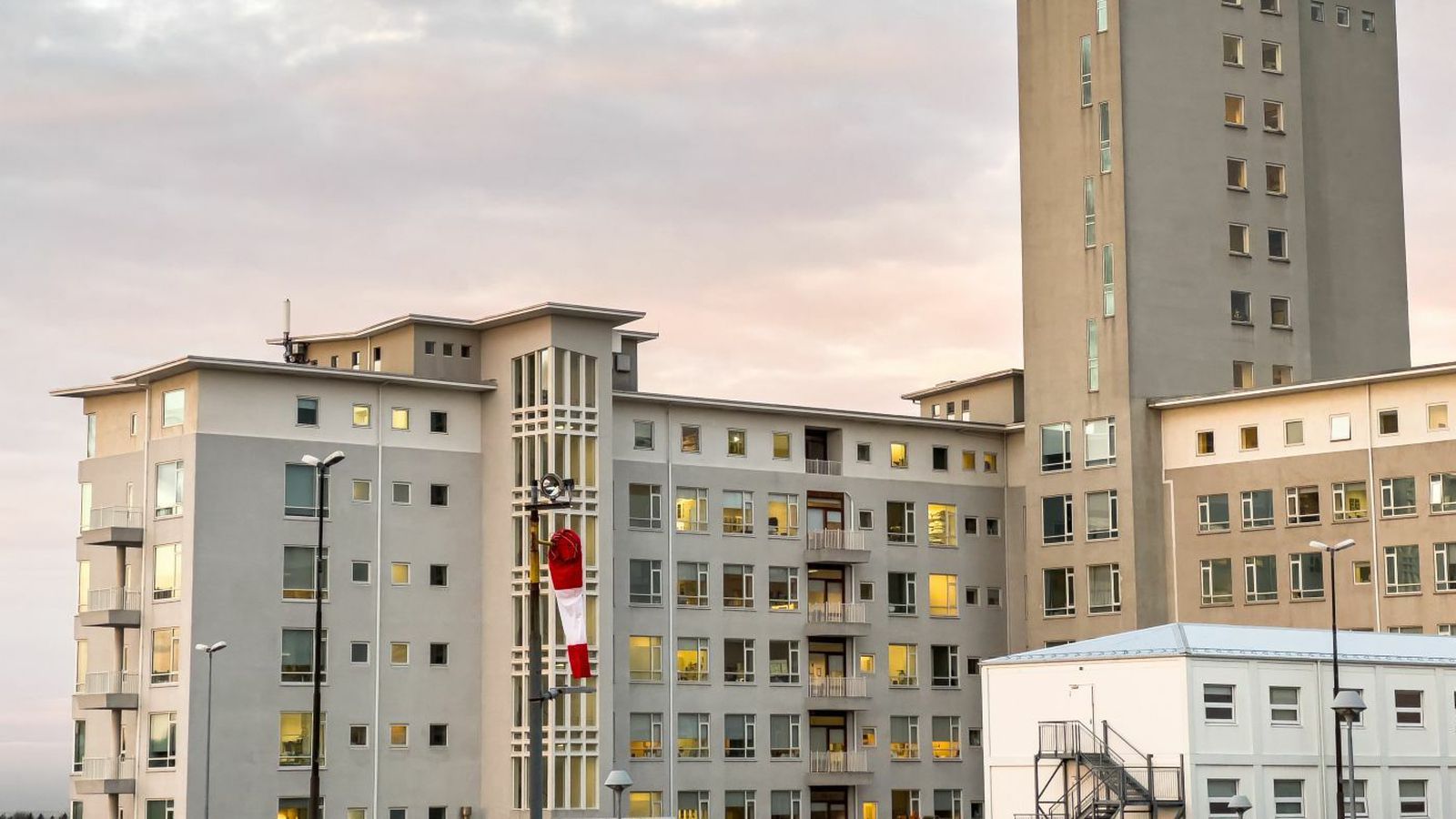 Al­var­legt slys þegar ekið var á aldraða konu