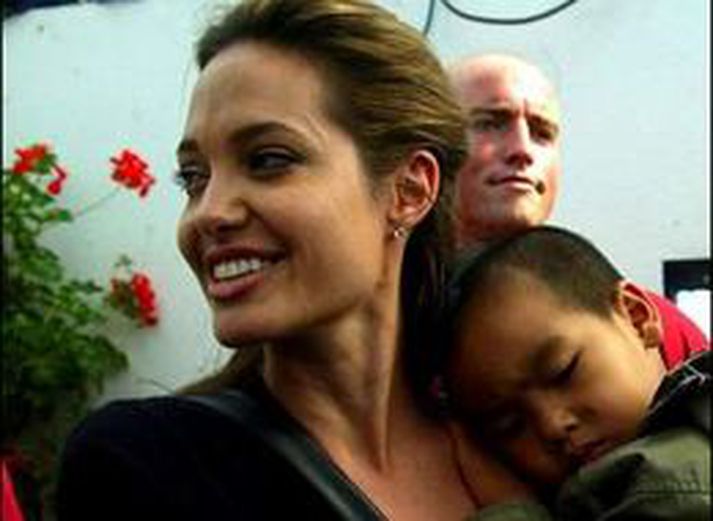 Angelina Jolie ásamt syni sínum Maddox