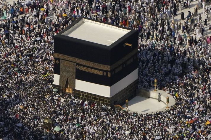 Þúsundir við Kaaba í Mecca.