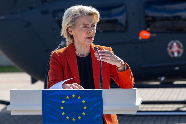 Ursula von der Leyen, forseti framkvæmdastjórnar ESB, þegar hún var stödd í Litháen nærri landamærunum að Belarús fyrr í dag.