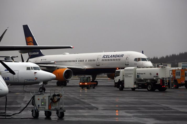 Gengi hlutabréfa í Icelandair Group lækkuðu um prósent í gær.