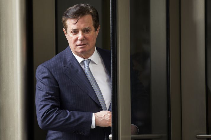 Paul Manafort er sagður hafa átt leynifundi í London með Julian Assange.