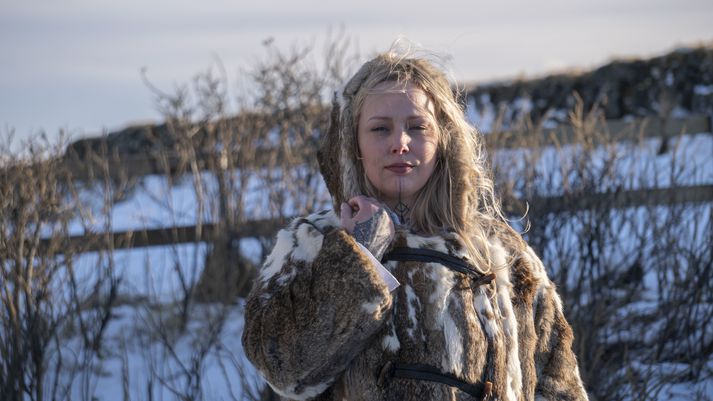 Tanya Lind, völva og heilari, hefur verið mjög gagnrýnin á ofbeldi og gaslýsingu í andlega heiminum undanfarin misseri. Hún kallar eftir auknu eftirliti og biðlar til fólks um að fara varlega.