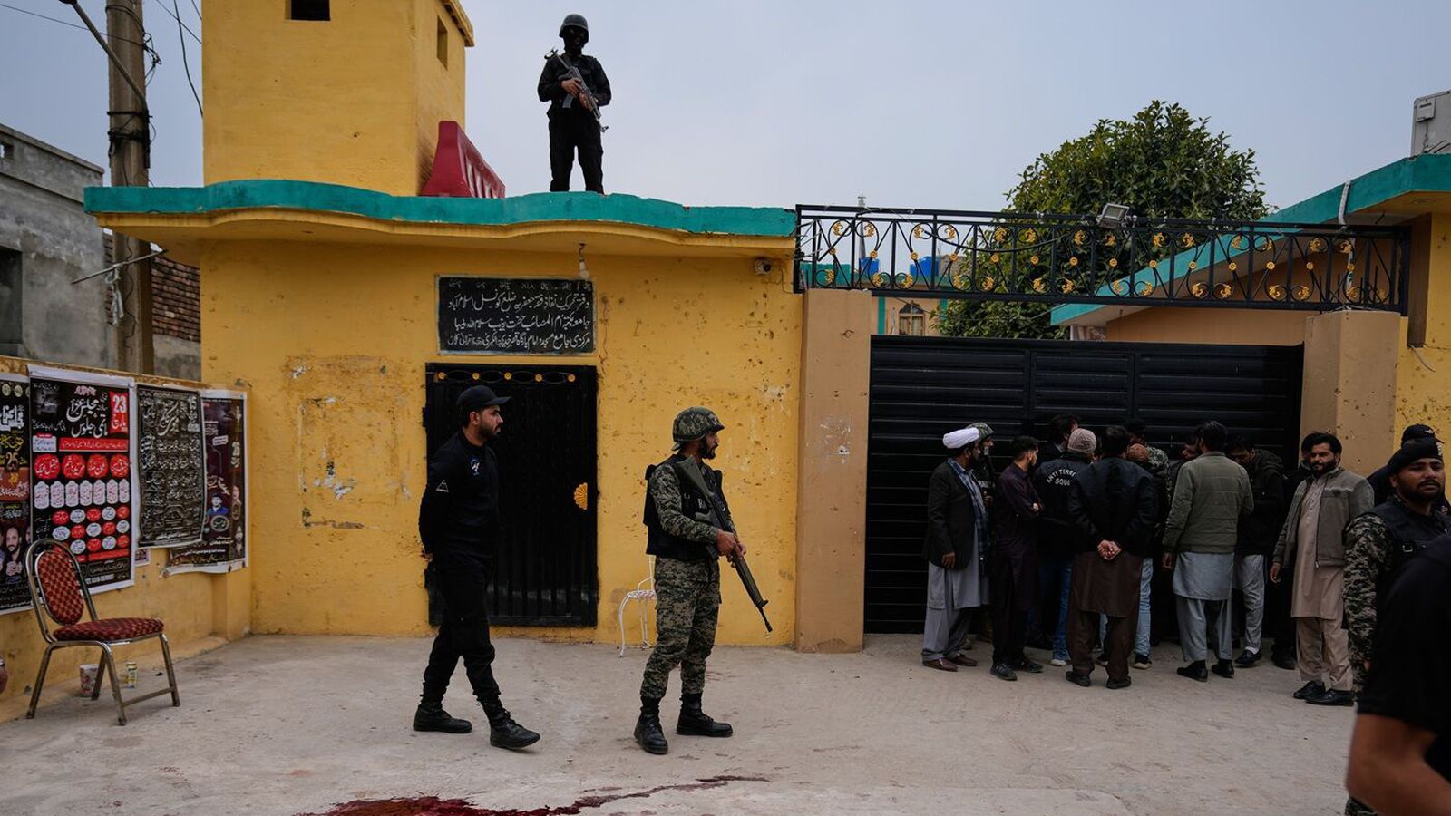 Tugir látnir eftir sprengju­á­rás í Islamabad