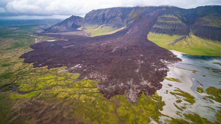 Líkt og sjá má er skriðan afar umfangsmikil