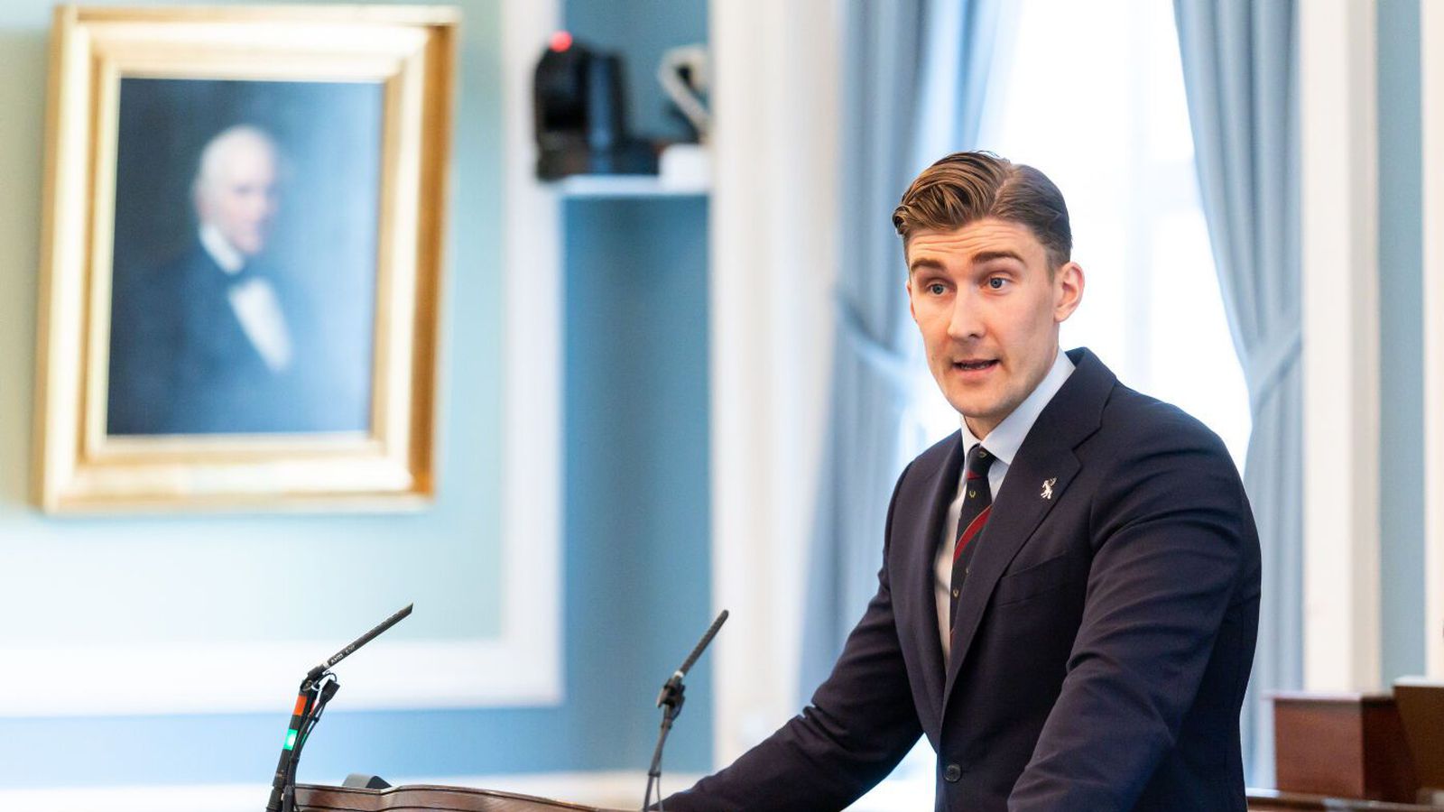 Sakar ráð­herra um alræðistilburði í nafni mann­réttinda