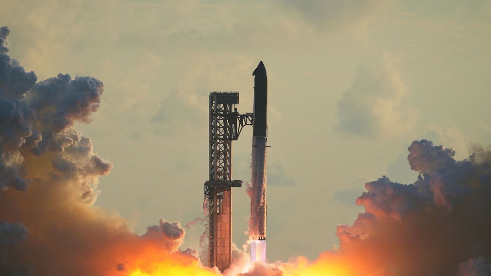 Starship á spor­braut í fyrsta sinn