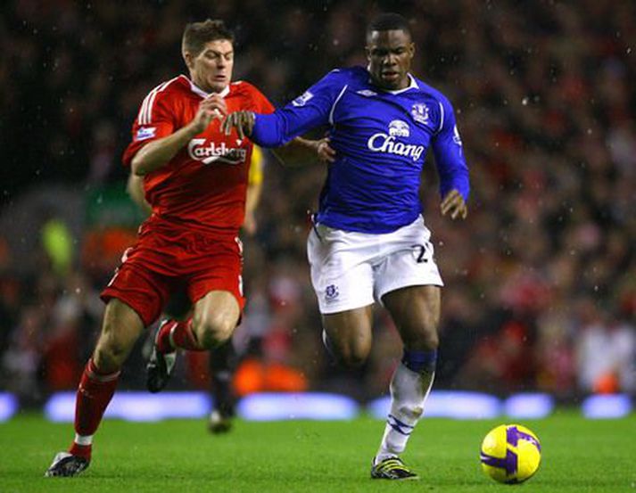 Victor Anichebe í leik með Everton gegn Liverpool.