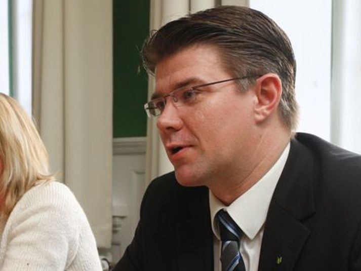 Gunnar Bragi Sveinsson vill að Steingrímur verði rassskelltur.