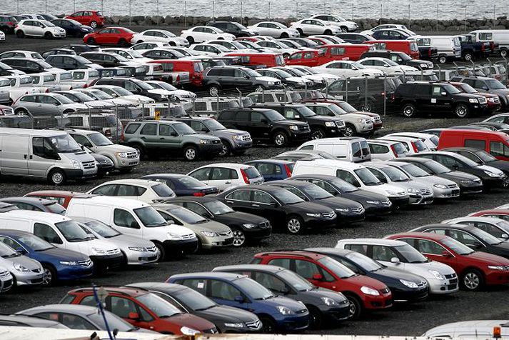 Bílar sem biðu nýs eiganda árið 2007 þegar metfjöldi bíla seldist.Fréttablaðið/pjetur