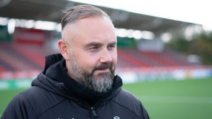 Davíð Snorri er aðstoðarþjálfari Íslands. Hann er spenntur fyrir leik kvöldsins.