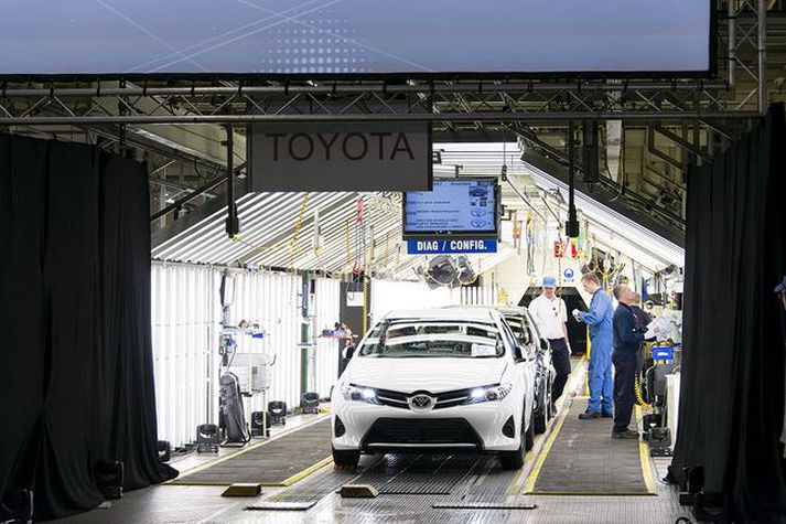 Nýr Toyota Auris rennur af færibandinu