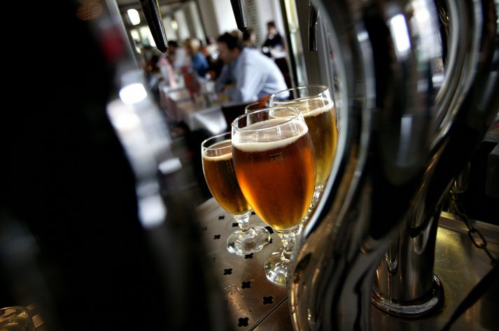 Danir geta andað léttar. Framleiðsla á Carlsberg bjórnum er hafin á ný.