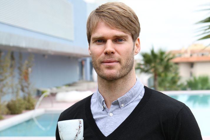 Jón Arnór Stefánsson með eignarbikar sinn á Spáni.