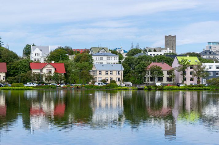 Loksins kom sumarveðrið sem margir hafa beðið eftir, að minnsta kosti á sunnanverðu landinu. Aðrir gætu enn þurft að bíða.