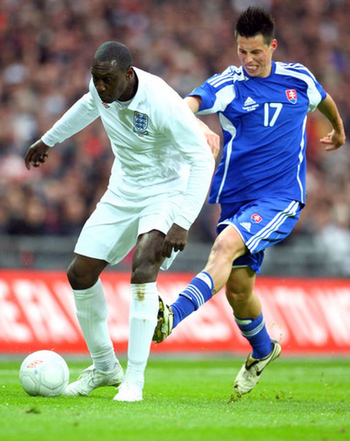Emile Heskey í leiknum í gær.