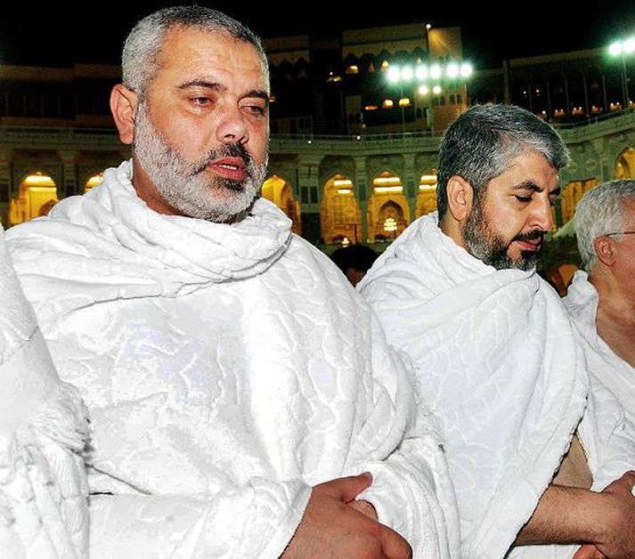 Saman á bæn Ismail Haniyeh, forsætisráðherra Palestínustjórnar, Khaled Mashaal, leiðtogi Hamas, Mahmoud Abbas, forseti Palestínumanna, og Mohammed Dahlan, meðlimur í Fatah, sitja saman á bæn í moskunni miklu í Mekka.