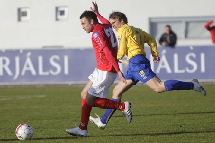 Jóhann Helgason, til hægri á myndinni.