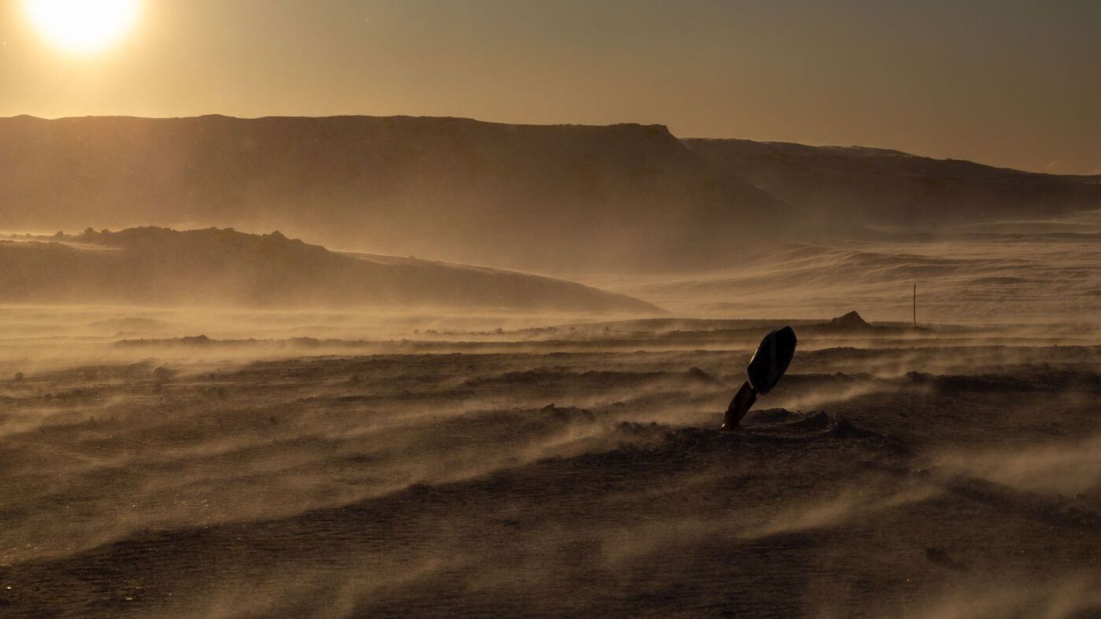 Önnur rúta fór út af og hring­vegi lokað að hluta