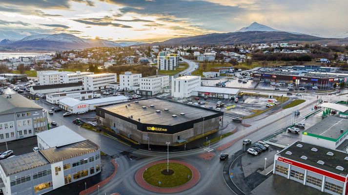 Verslunarrýmið er um tvö þúsund fermertrar að stærð.