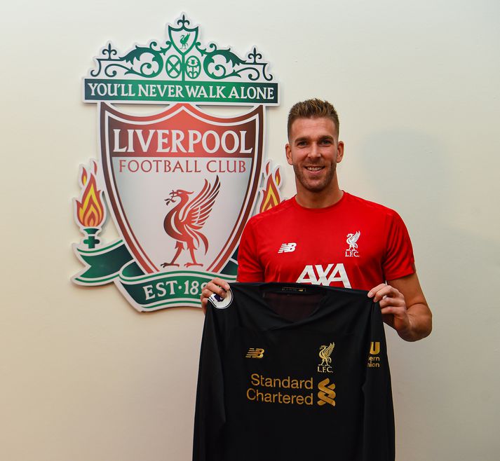 Adrian gekk í raðir Liverpool.