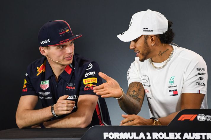 Hamilton hrósaði Red Bull liðinu hástert á blaðamannafundi í Ástralíu