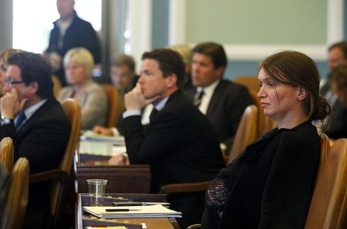 Guðfríður Lilja Grétarsdóttir vill hraða samningum við ESB svo hægt sé að kjósa um aðild á þessu ári. Ögmundur Jónasson er sammála henni og telur að Samfylkingin hljóti að sættast á það.