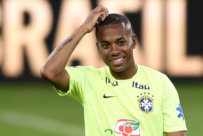 Robinho á leið til Kína.