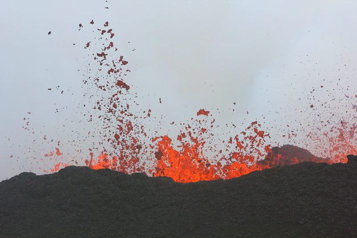 Strókarnir hafa verið allt að 150 metra háir í dag.