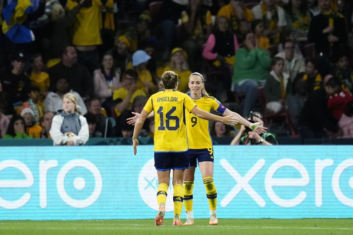 Kosovare Asllani skoraði annað mark Svía.