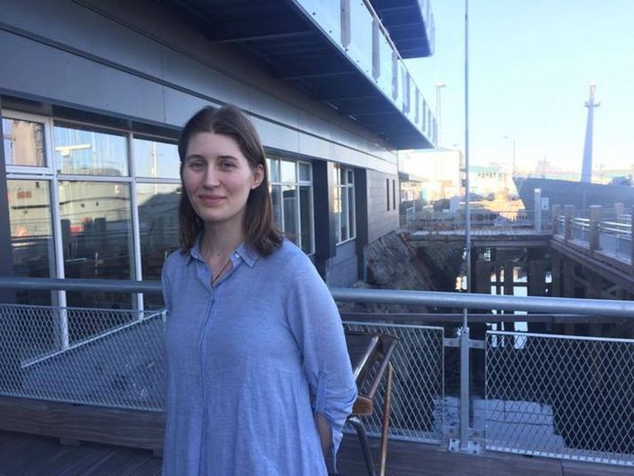 Sandra Borg Bjarnadóttir býr í foreldrahúsum ásamt kærasta sínum og sér hvorki fram á að geta farið út á leigu né fasteignamarkað í bráð. Hún hófst því handa við að leita nýrra lausna og stofnaði í kjölfarið Facebook-hópinn Tiny Homes á Íslandi.