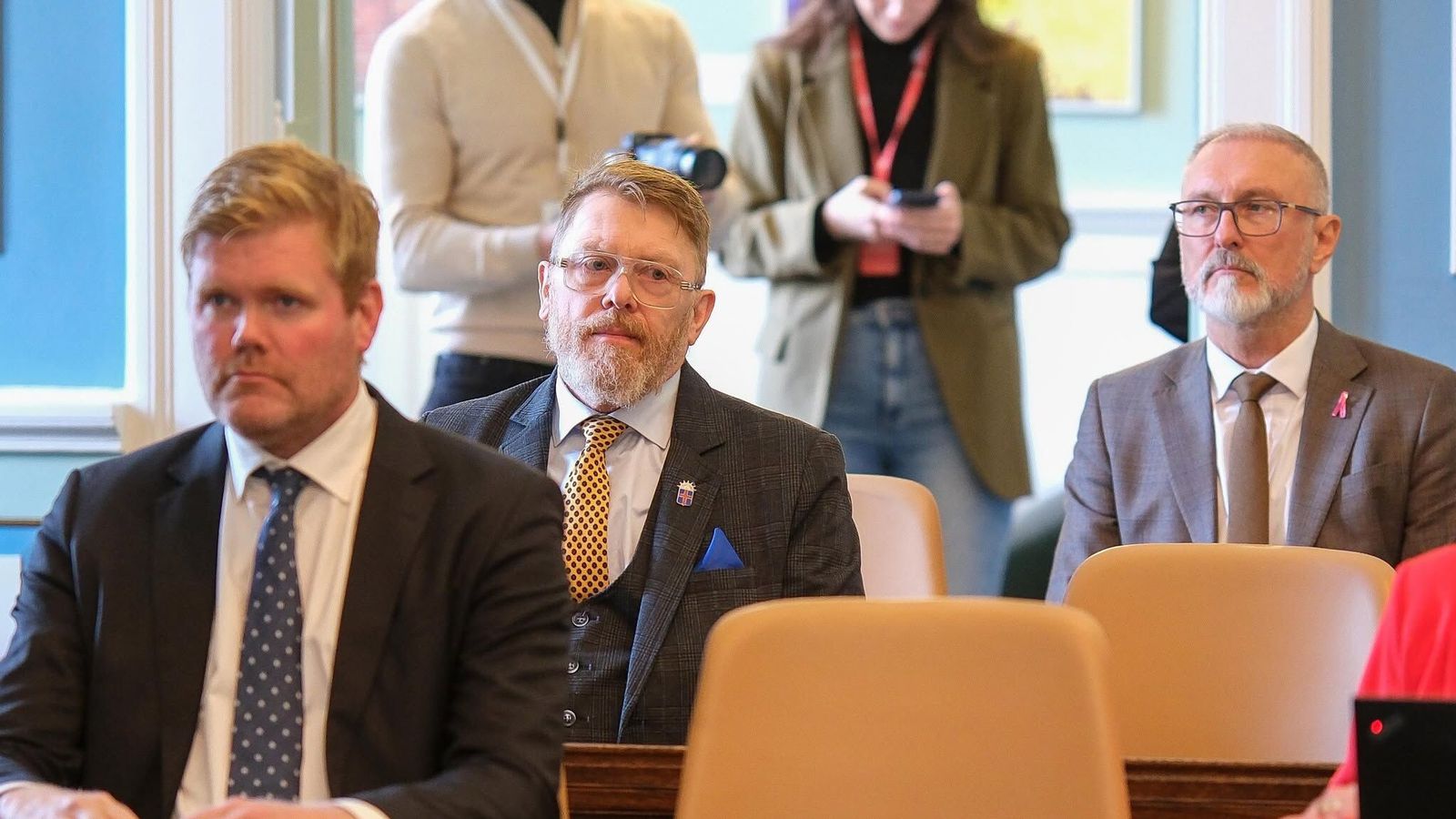 Jón Gnarr lætur af vara­for­mennsku og tveimur varasætum