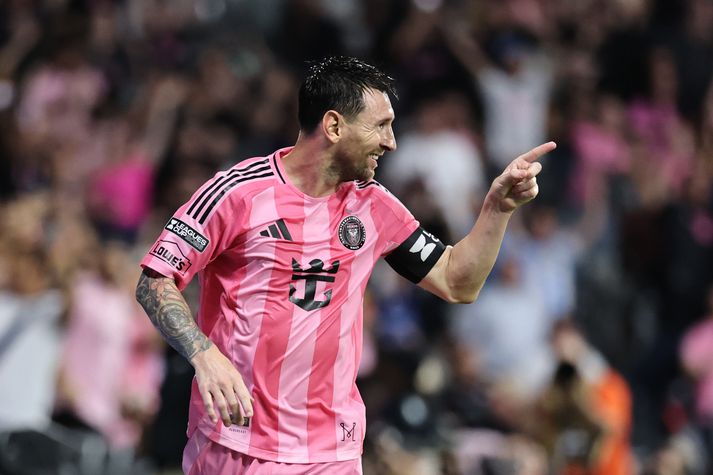 Lionel Messi skoraði í gær sín fyrstu mörk fyrir Inter Miami eftir HM.
