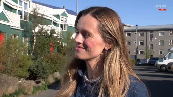 „Ég er aðallega að meta þessa tvo kosti: samstarf með Miðflokki annars vegar eða Framsókn og Viðreisn hins vegar. Og ég þarf bara aðeins að melta það.“