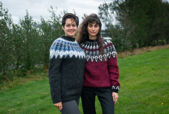 Anahita og Elissa segja að með ákærunni sé vegið að tjáningarfrelsi Íslendinga.