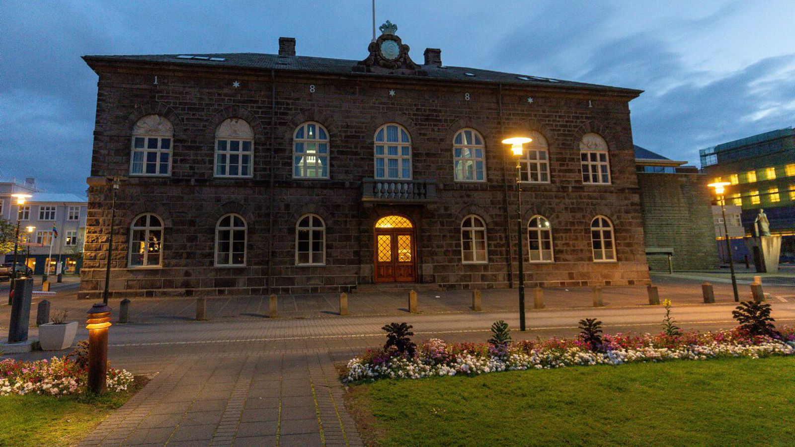 Í mál gegn Ís­landi fyrir van­efndir á bókun 35