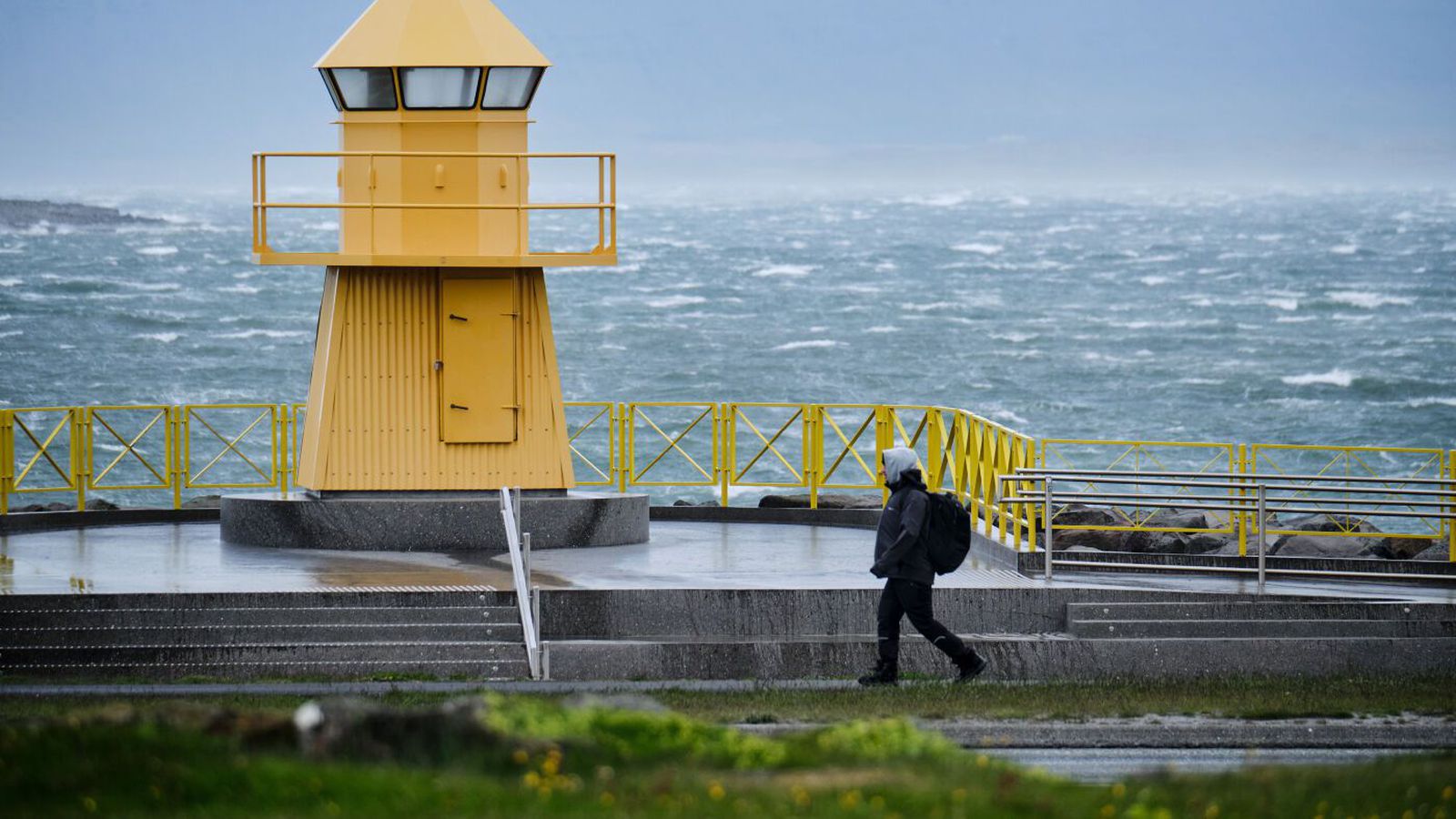 Hvasst syðst á landinu