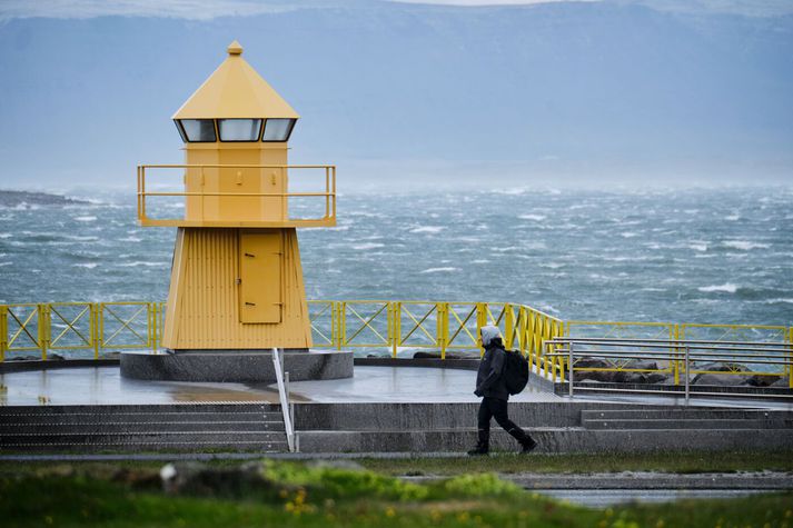 Gera má ráð fyrir að hiti á landinu verði á bilinu þrjú til fjórtán stig. 