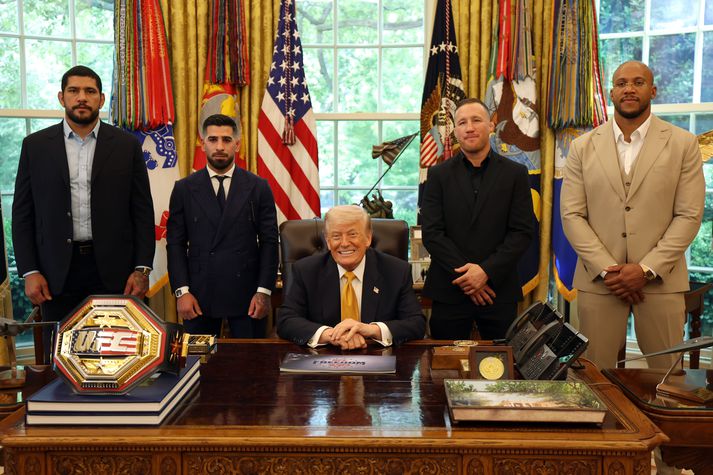 Donald J. Trump, Bandaríkjaforseti, tók á móti bardagaköppum UFC í Hvíta húsinu á dögunum