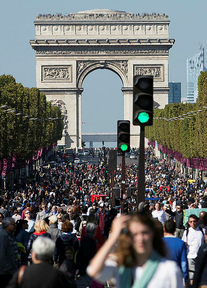 EBA flyst til Parísar.