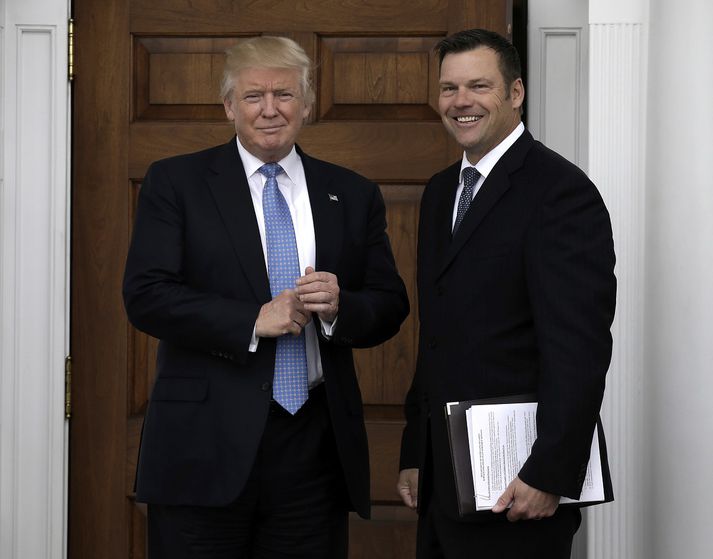 Kris Kobach er innanríkisráðherra Kansas-ríkis og varaformaður kosninganefndar sem Trump kom á fót með tilskipun.