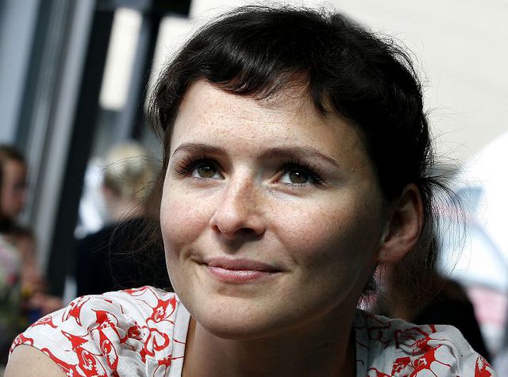 Emilíana Torrini segist enn vera svolítil moldvarpa.
