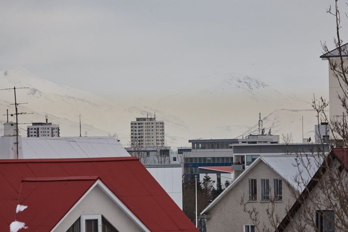 Mengunarskýið er sýnilegt Reykvíkingum ef þeir horfa í átt til Mosfellsbæjar en liggur yfir öllu höfuðborgarsvæðinu. 